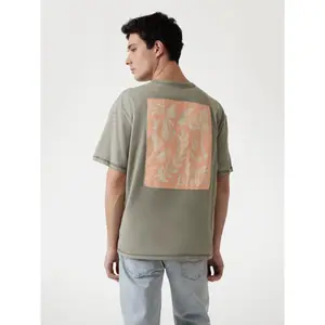 T-shirt Guess Patch At Back image-2