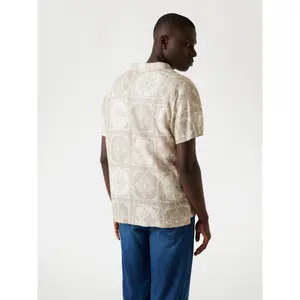 Camisa estampada de mangas curtas Guess Mosley image-2