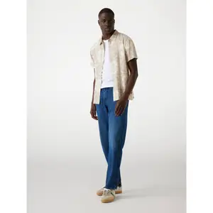 Camisa estampada de mangas curtas Guess Mosley image-4