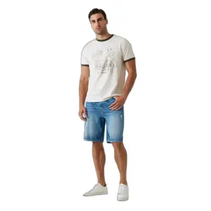 Short Guess Jett image-0