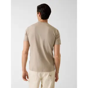 T-shirt Guess Triangle HD image-4