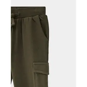 Conjunto de t-shirt de mangas longas e calças de jogging cargo para criança Guess image-1