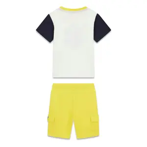 Conjunto de t-shirt e calções cargo para bebé menino Guess image-1