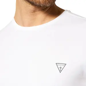 Camiseta Guess Triangle image-3