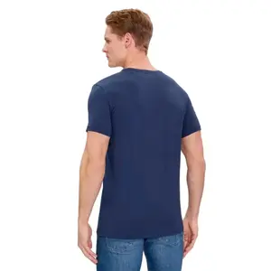 Camiseta Guess Triangle image-3