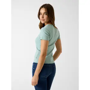 Camiseta de mujer con cuello de pico Guess Slim Mini America image-3