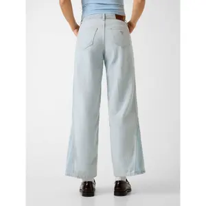 Weite Damenjeans Guess Twisted image-3