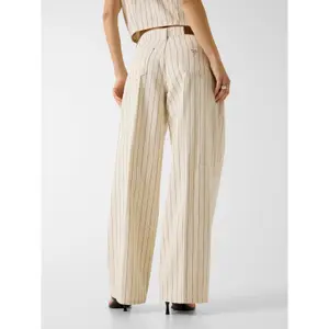 Weite Damenjeans Guess Pleated Extra image-3