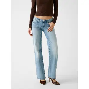 Frauen Straight Jeans mit niedriger Taille Guess image-3