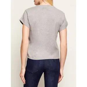 T-shirt με αστέρια για γυναίκες Guess CN image-1