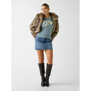 T-shirt femme Guess Camelia Triangle image-3