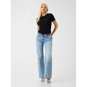 Women's T-shirt Guess Phrase Easy image-3