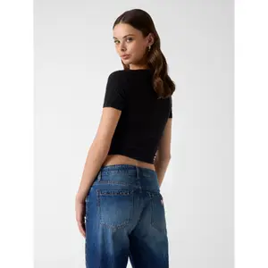 Women's crop T-shirt Guess Karole Asymetric image-2