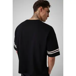T-shirt Guess Herald image-2