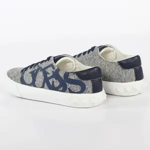 Logo printed shoes for girls Guess image-3