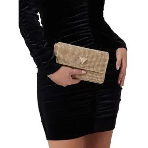 Bolso de mano con cierre de solapa y botón para mujer Guess Zalina image-3