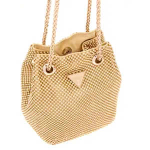 Bolso Guess Zalina image-2