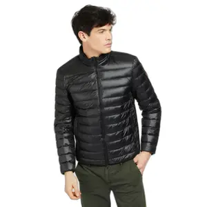 Chaqueta ligera y plegable Guess image-2