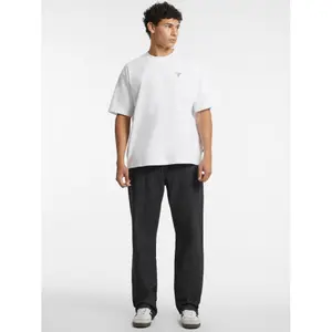 Camiseta mini triángulo Guess image-1