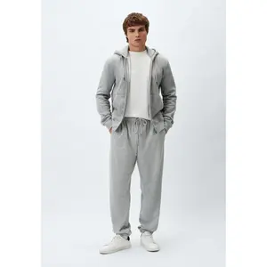 Cazadora ajustada con capucha y mini triángulo Guess image-1