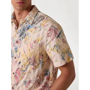 Camisa de manga corta con estampado Guess Embro image-4