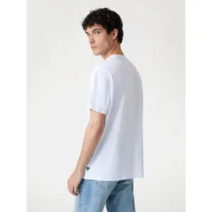 Camiseta básica con logo bordado Guess image-3