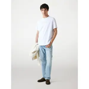 Camiseta básica con logo bordado Guess image-2