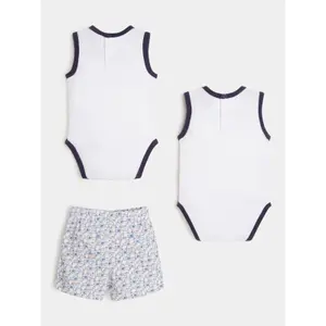 2 sets of baby boy tank top + shorts Guess image-1