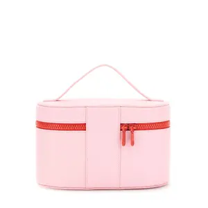 Damska torba na przybory toaletowe Guess Beauty image-1