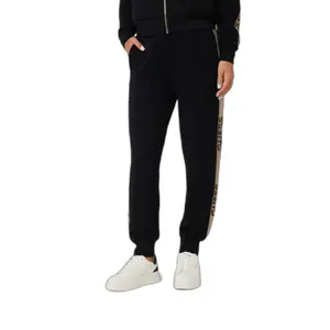 Pantalón de chándal mujer Guess Studs Logo image-2