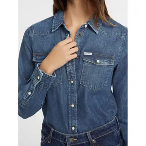 Camisa de mezclilla de manga larga slim mujer Guess image-3