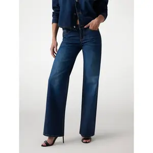Calças jeans de cintura baixa ajustadas para mulher Guess image-1