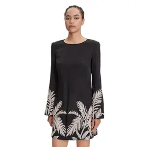 w5yk10-whcu2-jblk-eng-anliegendes-kleid-fur-damen-guess-angele-placed-jet-black-a996