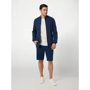 Short Guess Arlo image-1