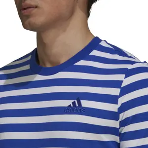 Camiseta adidas Essentials Stripey Embroidered Logo image-4