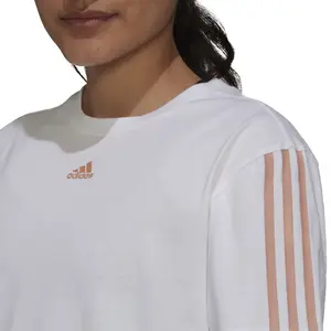 Camiseta de mujer adidas Essentials Boyfriend Cut image-5