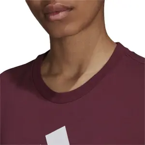 Camiseta de mujer adidas Loungewear Essentials Logo image-6