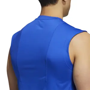 Linne adidas Techfit Fitted image-5