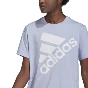 Camiseta de mujer adidas Brand Love Slanted Logo Boyfriend image-2