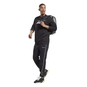 Sweatshirt Reebok Training Essentials Vector image-3