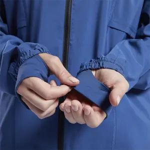 Chaqueta impermeable para mujer Reebok Running image-3