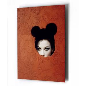 kb2177hltd-eder16-tableau-sur-verre-acrylique-hartman-silent-observer-by-dafne-ederveen-ai-marron-noir-70x100-cm