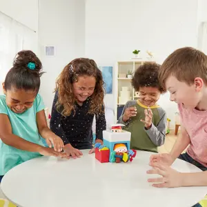 Spanisches Gesellschaftsspiel Hasbro Fontanero Chapucero image-2