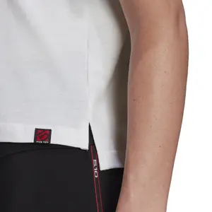 Camiseta de mujer Adidas Five Ten Cropped Graphic image-5