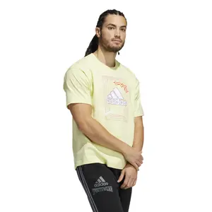 Camiseta adidas Love Unites Graphic image-3