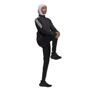 Hijab woman adidas Run Icons 3-Bandes image-6