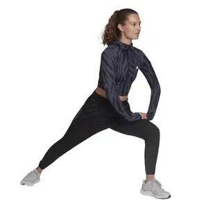 Maglietta da corsa da donna adidas Run Icons Allover Print image-3