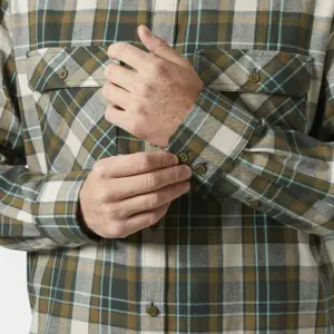 product/h/e/helly-hansen_62731-418_dark-jungle-fjell-plaid_3.jpg
