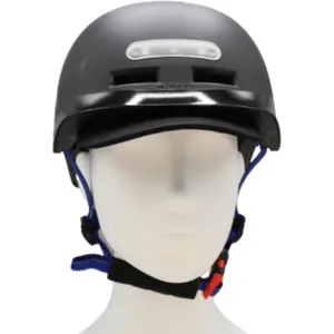 Miejski kask rowerowy z tylnym oświetleniem HelmetPlus Atlas image-1