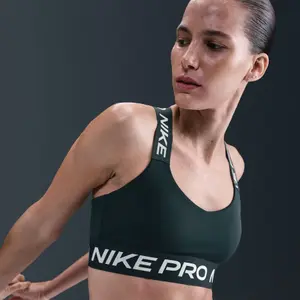 Sujetador de mujer Nike Pro image-3